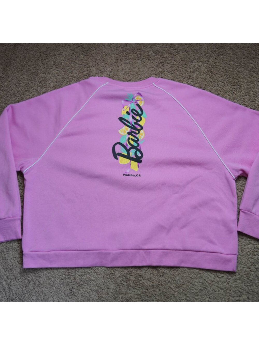 READ Barbie Sweatshirt Womens XXL Pink Malibu Graphic Crewneck Pullover Casual - Picture 2 of 8